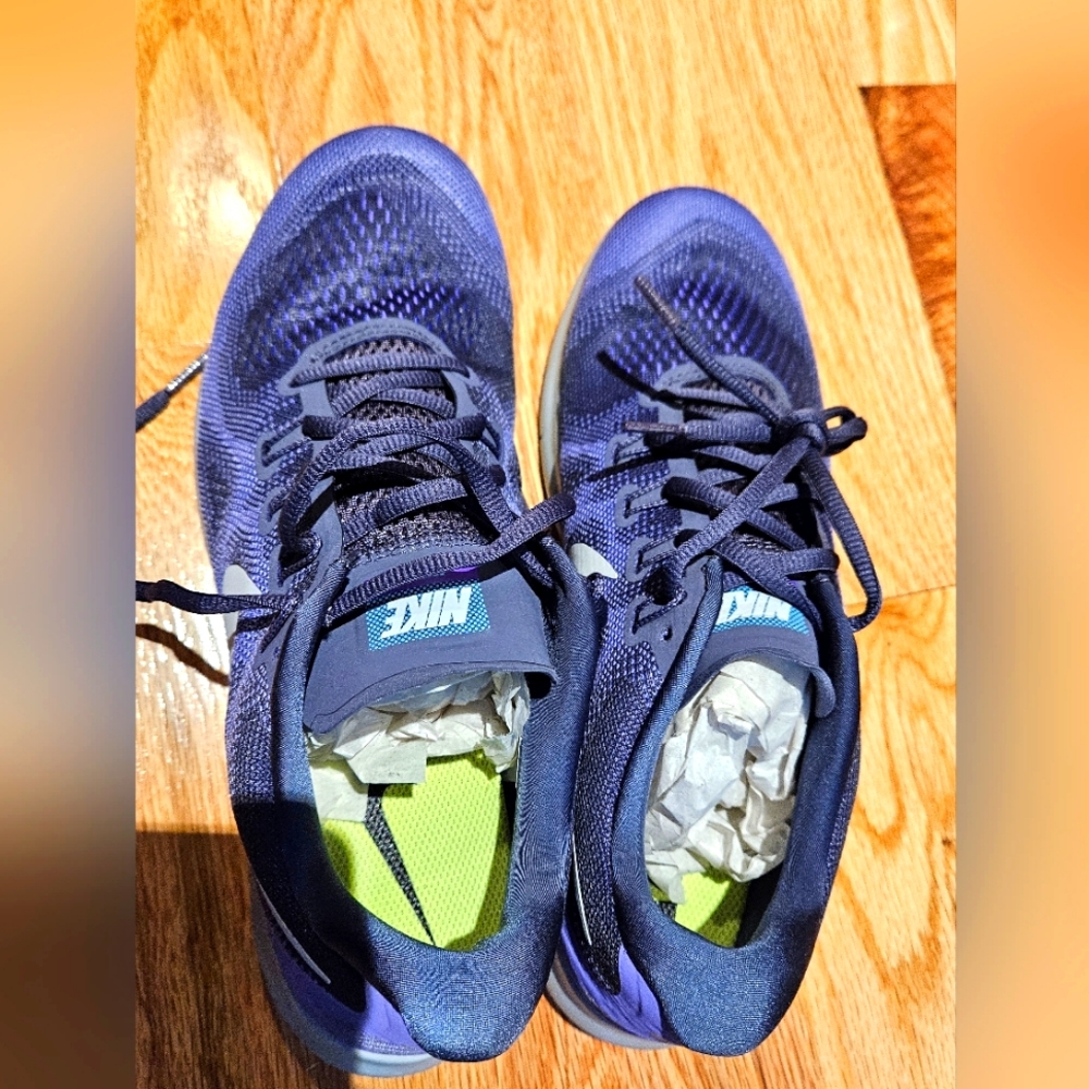 Nike Free Run Women's Size 10 Running shoe Brand New